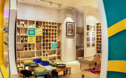 艺术与玩具结合展示区,艺术创作区,土星玩具店设计专业
