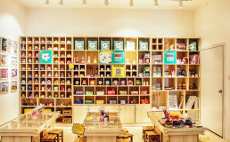 亲子手工制作区,儿童互动区,玩具店如何装修设计